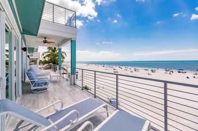 Sand Dollar View - Beachfront Luxury Living