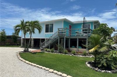 The Blue Retreat - Beach Getaway