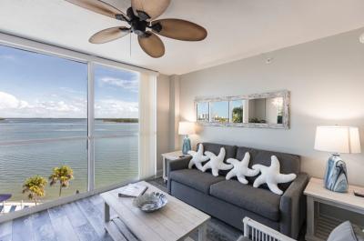Southern Comfort - Updated Waterfront Condo